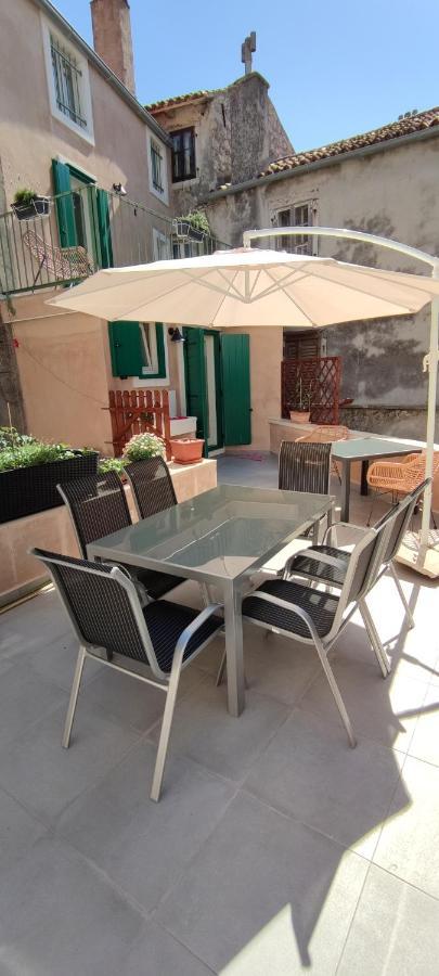Luxury Apartment - Old Soul With A New Heart Cres Exterior photo