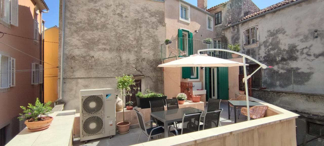 Luxury Apartment - Old Soul With A New Heart Cres Exterior photo